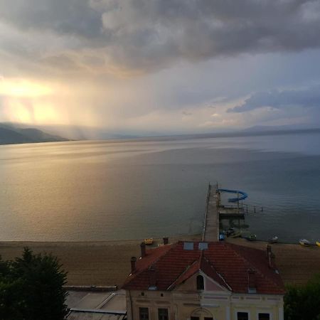Kelvi'S Apartment Pogradec Exterior photo