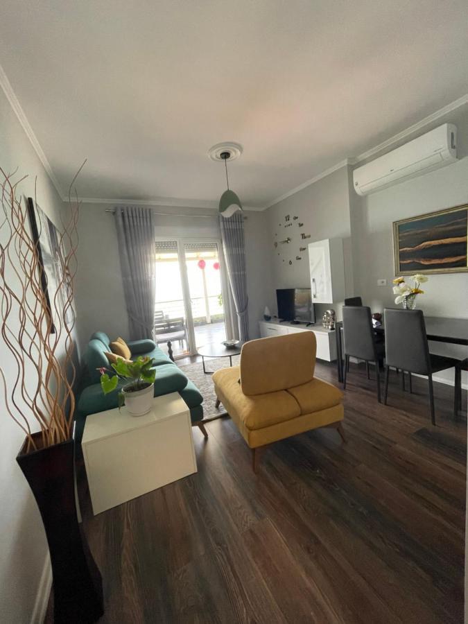 Kelvi'S Apartment Pogradec Exterior photo