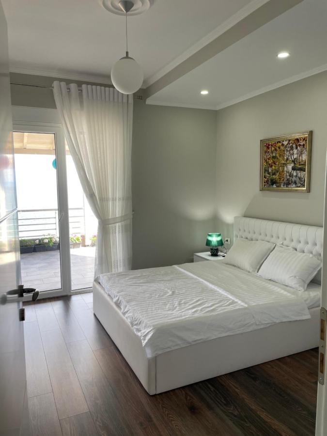 Kelvi'S Apartment Pogradec Exterior photo