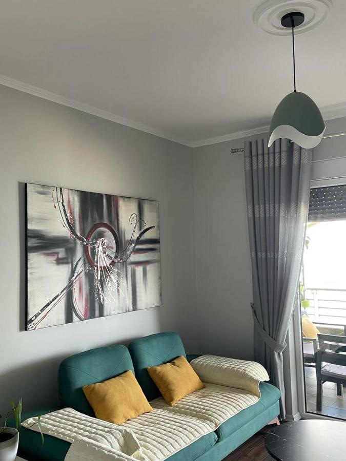 Kelvi'S Apartment Pogradec Exterior photo